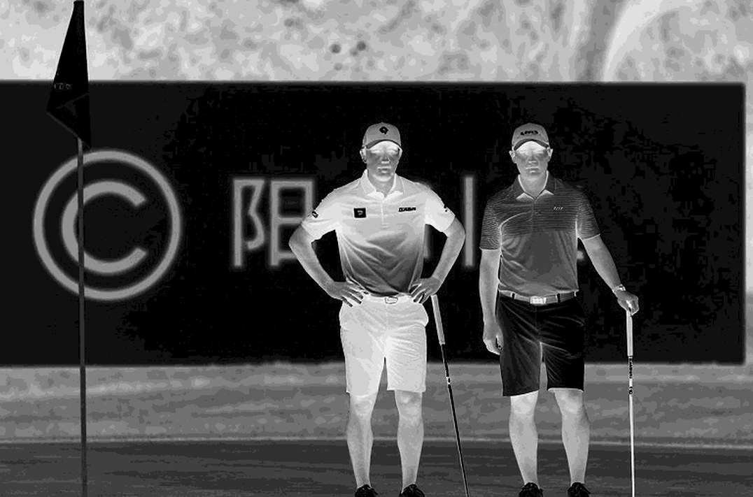 Snedeker báo động đỏ: Mưa Medinah gợi lại 'vết xe đổ' Bethpage, chuỗi 10 Presidents Cup của Mỹ chênh vênh